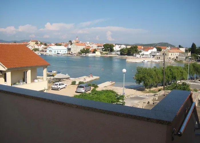 Apartments Jakovcev
